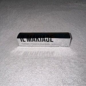 IL MAKIAGE Concealer in Reflective Silver Box